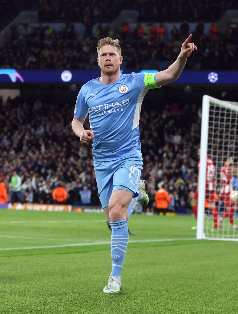 内维斯国家队和俱乐部近17场攻入11球，生涯此前146场仅进9球