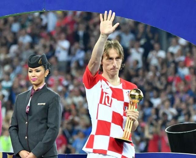 仍获信任！罗马诺：利物浦暂不考虑解雇斯洛特，也无接触其他教练（依然信任！罗马诺：利物浦暂无解雇斯洛特计划，未与其他主帅接触）