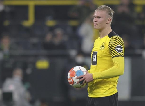 图赫尔：孔萨小腿紧张留在伦敦检查，我不介意福登踢9号位（图赫尔：孔萨小腿不适留伦敦检查，福登踢9号位我不反对）