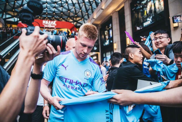 日本11月大名单：远藤航领衔，北野飒太等三名球员首次入选