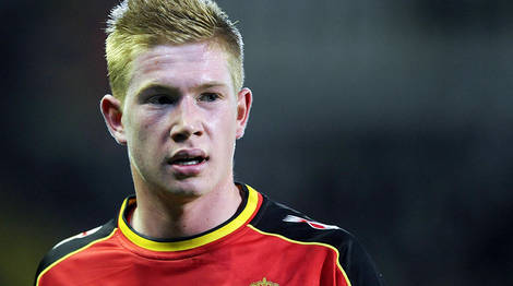 法兰克福球迷诺坎普燃放焰火投掷玻璃杯