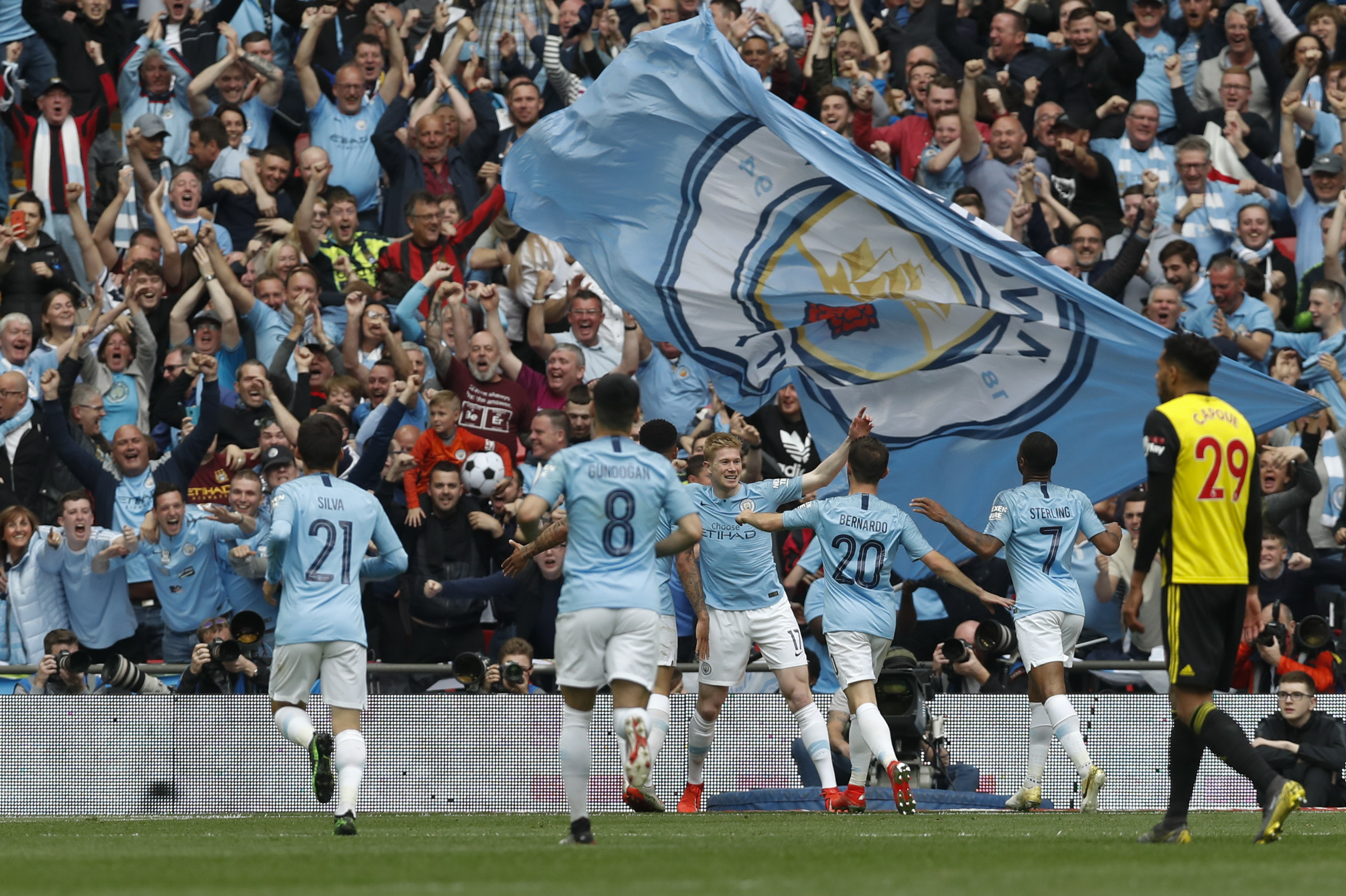 HWG！罗马诺：哥甲联赛20岁后卫阿里扎拉将加盟AC米兰