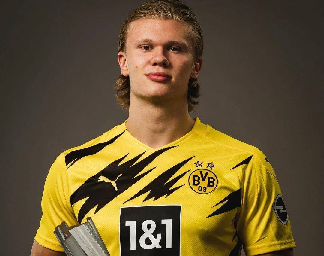 河南省委书记刘宁会见河南队将士，祝贺河南队勇夺足协杯亚军（河南省委书记刘宁会见河南队，祝贺球队夺得足协杯亚军）