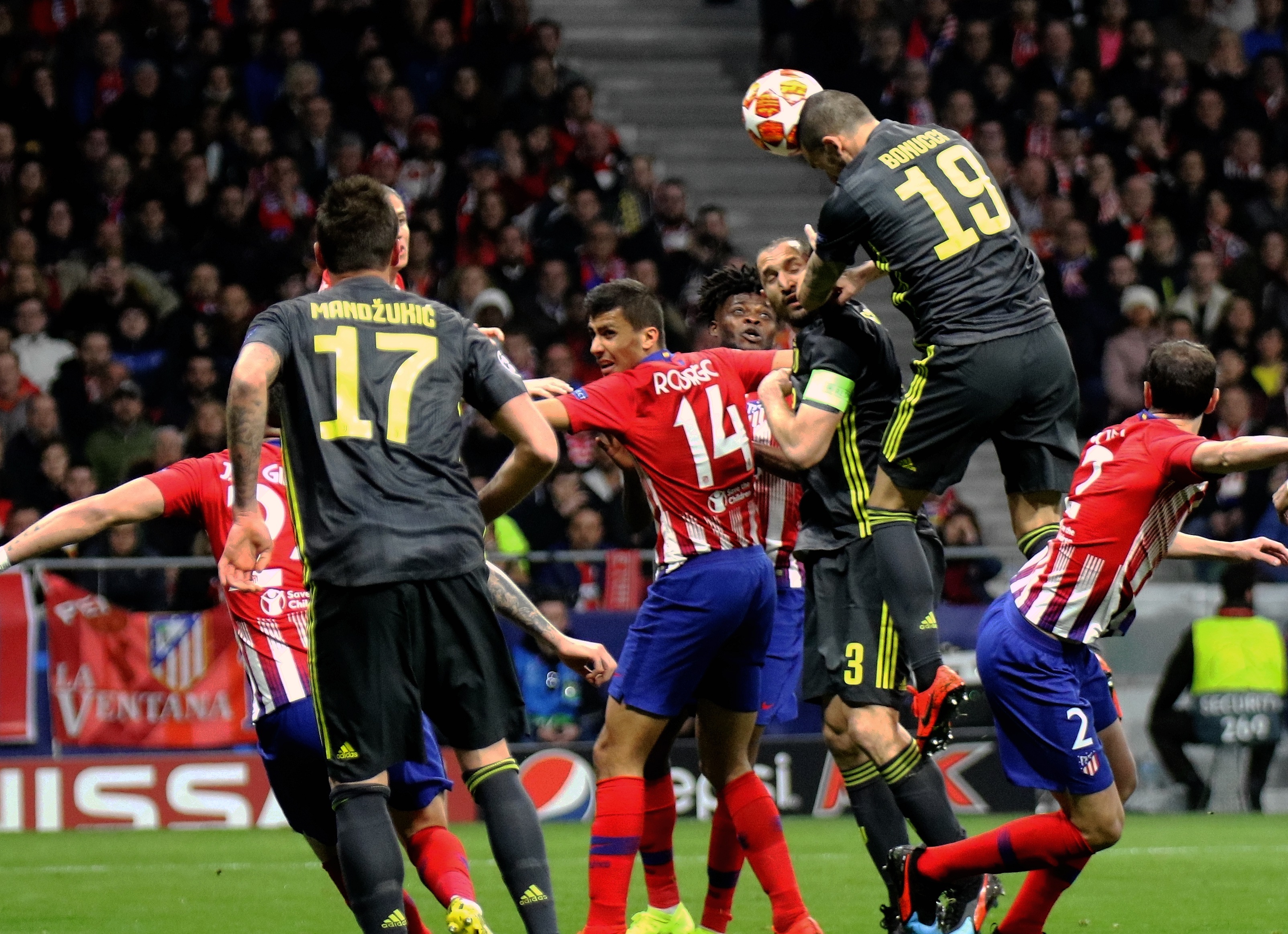 阿斯：索拉里是皇马潜在选项，未来两场比赛将决定阿隆索未来（阿斯：索拉里成皇马备选，接下来两战或将决定阿隆索去留）