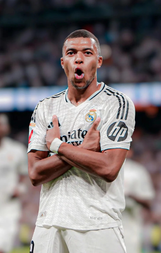 篮球湖人核心球员连续得分上双